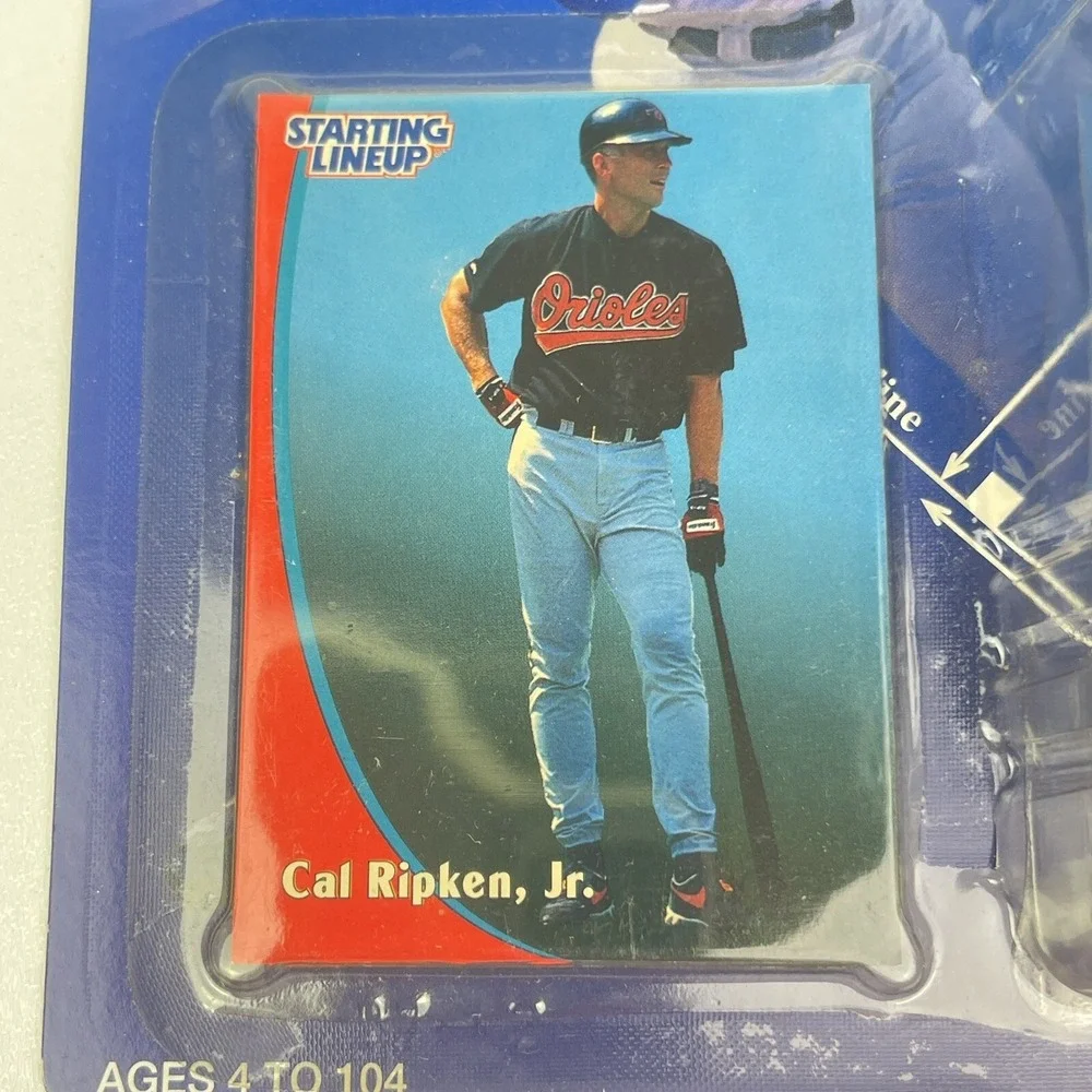 CAL RIPKEN JR Baltimore Orioles Starting Lineup SLU 1998 MLB Figure and Card